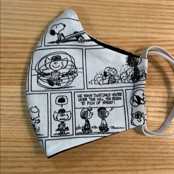 Accessories - 🌈 Adult Woman’s Peanuts Comic Face Mask 🌈